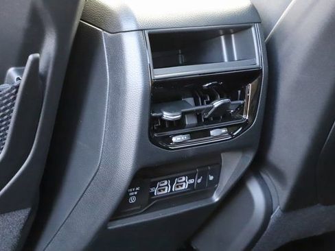 New 2025 Jeep Grand Cherokee Limited w/ Luxury Tech Group II AWD/4WD image 18