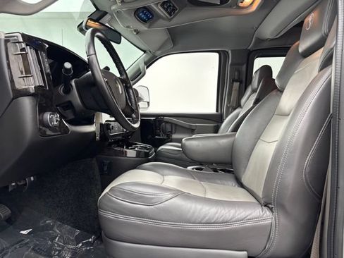 Used 2021 Chevrolet Express 2500 LS w/ Enhanced Convenience Package RWD image 16