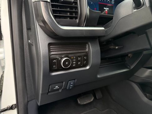 Used 2025 Ford F350 Lariat AWD/4WD image 44