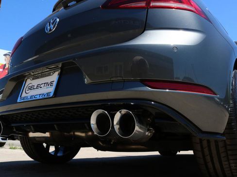 Used 2019 Volkswagen Golf 4-Door AWD/4WD image 16