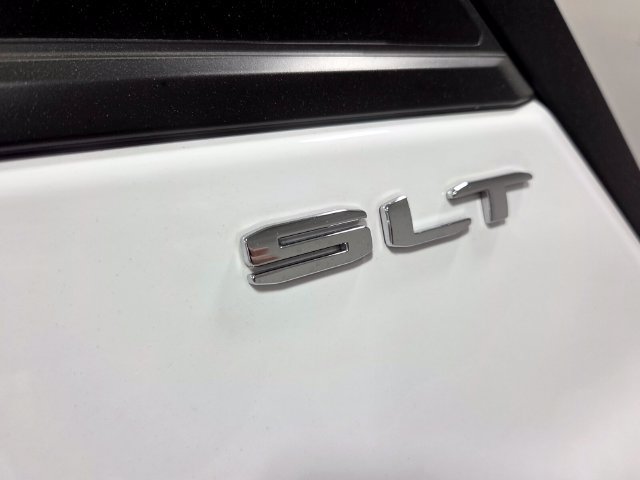 Used 2023 GMC Terrain SLT FWD image 8
