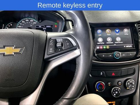 Used 2020 Chevrolet Trax LT w/ LT Convenience Package AWD/4WD image 15