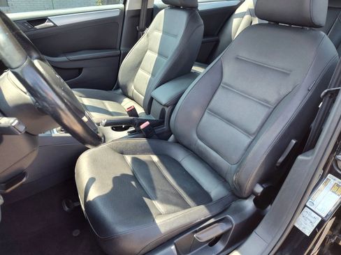 Used 2011 Volkswagen Jetta TDI FWD image 11