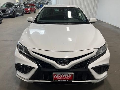 Used 2019 Toyota Camry SE FWD image 8