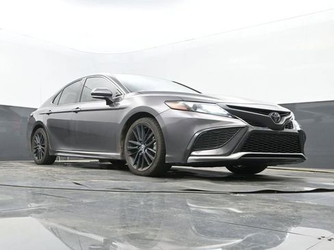 Used 2022 Toyota Camry XSE w/ Navigation Package image 9