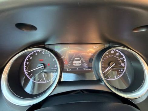 Used 2020 Toyota Camry XLE FWD image 14