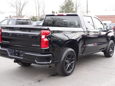 Used 2023 Chevrolet Silverado 1500 Custom image 3