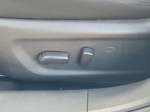 Used 2025 Nissan Altima 2.5 SV FWD image 21