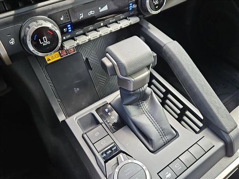Used 2025 Toyota Tacoma Limited image 14
