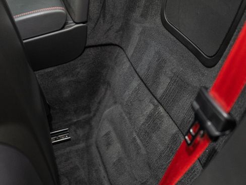 Used 2020 Jaguar F-TYPE SVR image 22