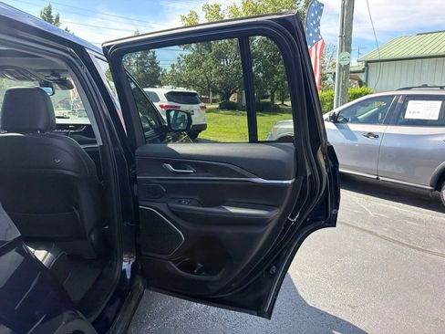 Used 2023 Jeep Grand Cherokee 4WD 4xe image 25