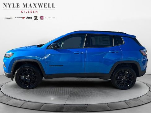 New 2026 Jeep Compass Latitude image 13