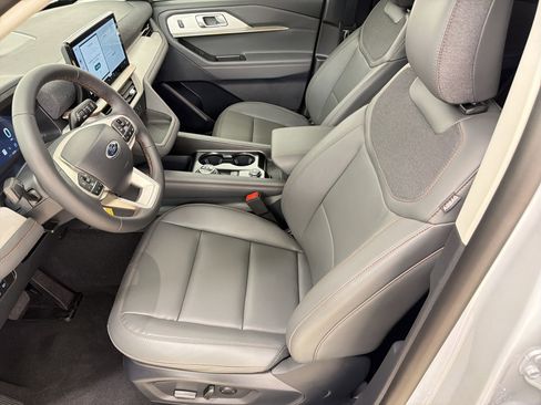 New 2026 Ford Explorer Active image 5