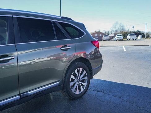 Used 2019 Subaru Outback 2.5i Touring image 32