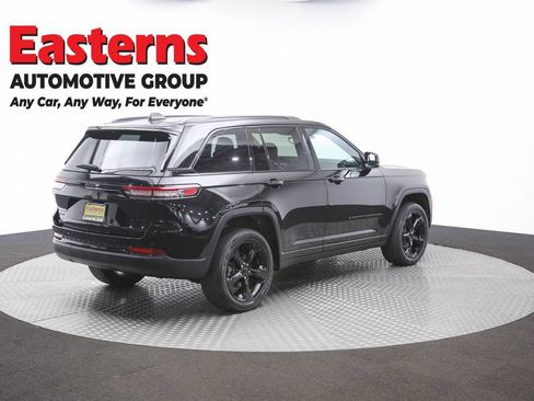 Used 2024 Jeep Grand Cherokee Altitude AWD/4WD image 42