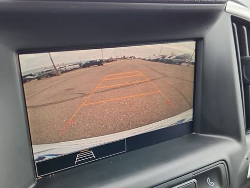 Used 2024 GMC Terrain SLE image 23