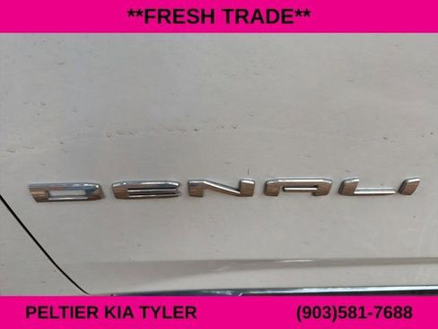 Used 2023 GMC Yukon XL Denali Ultimate image 8