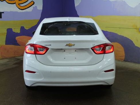 Used 2017 Chevrolet Cruze LT image 7