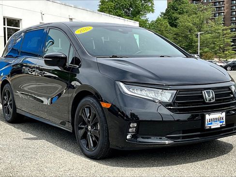 Used 2023 Honda Odyssey Sport image 11