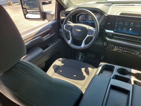 Used 2025 Chevrolet Silverado 2500 LT w/ Convenience Package AWD/4WD image 14