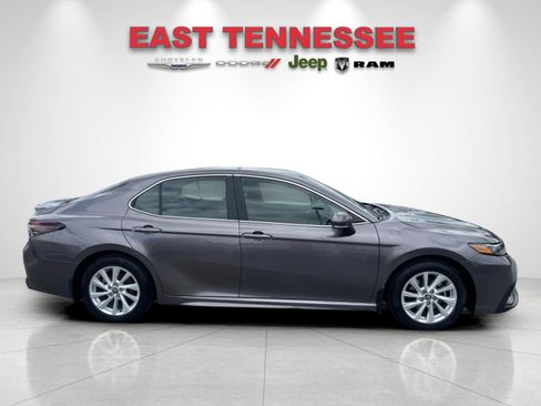 Used 2024 Toyota Camry SE FWD image 2
