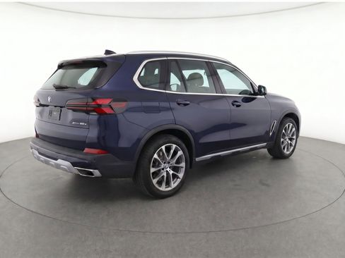 Used 2026 BMW X5 xDrive50e w/ Premium Package AWD/4WD image 3