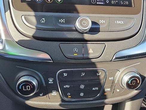 Used 2024 Chevrolet Equinox LT AWD/4WD image 14