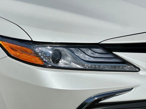 Used 2023 Toyota Camry XLE w/ Navigation Package FWD image 12