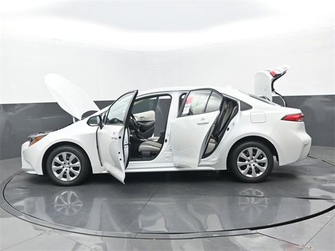 New 2026 Toyota Corolla LE image 27