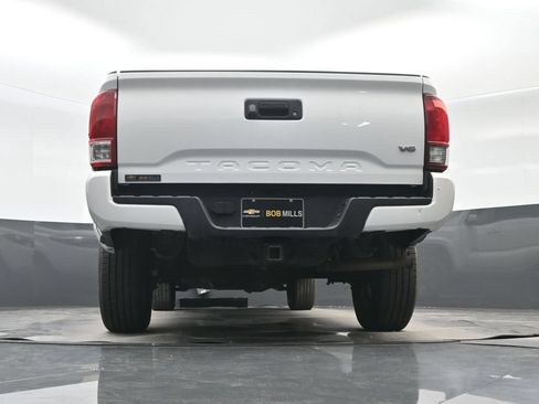 Used 2019 Toyota Tacoma TRD Sport AWD/4WD image 29