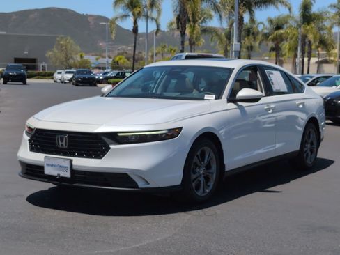 Used 2023 Honda Accord EX image 5