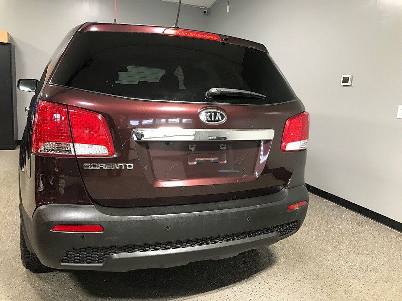 Used 2013 Kia Sorento LX w/ Value Pkg FWD image 4