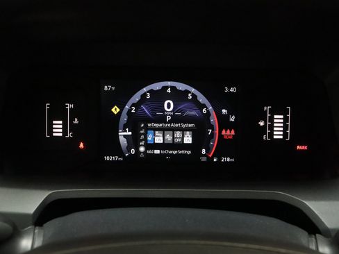 Certified 2025 Toyota Tacoma SR5 AWD/4WD image 38