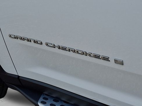 Certified 2023 Jeep Grand Cherokee L Limited w/ Luxury Tech Group II AWD/4WD image 31
