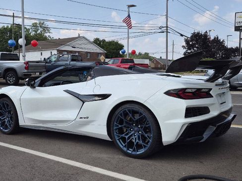 Used 2025 Chevrolet Corvette ZR1 w/ ZR1 Carbon Fiber Aero Package RWD image 4