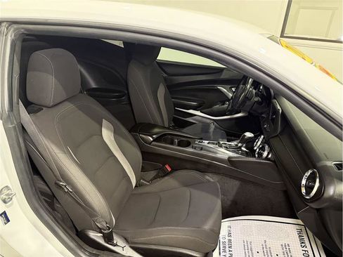 Used 2019 Chevrolet Camaro LT image 18