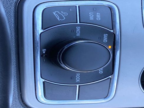 Certified 2021 Jeep Grand Cherokee Limited image 31