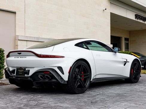 Used 2025 Aston Martin V8 Vantage Coupe image 23