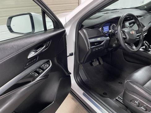 Used 2022 Cadillac XT4 Premium Luxury w/ Sun And Sound Package AWD/4WD image 10