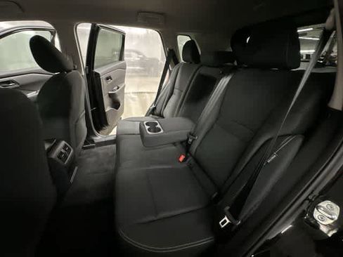 Used 2024 Nissan Rogue S AWD/4WD image 17