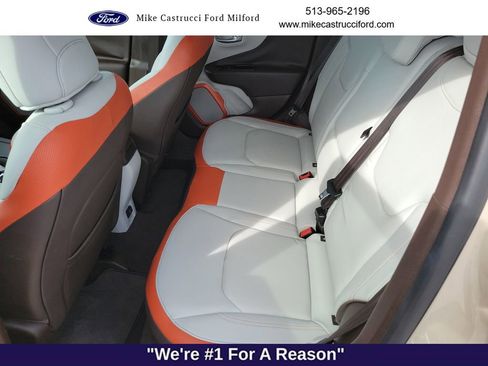 Used 2016 Jeep Renegade Limited image 25