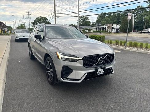 Used 2025 Volvo XC60 B5 Plus AWD/4WD image 6