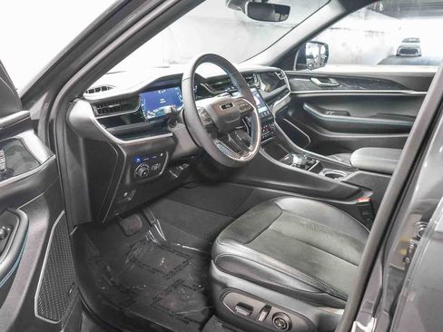 Used 2023 Jeep Grand Cherokee Trailhawk image 17