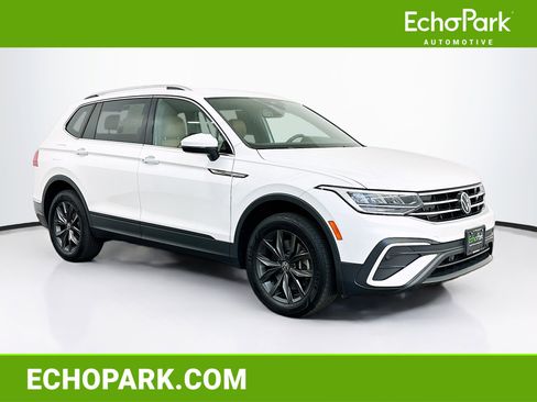 Used 2023 Volkswagen Tiguan SE AWD/4WD image 1