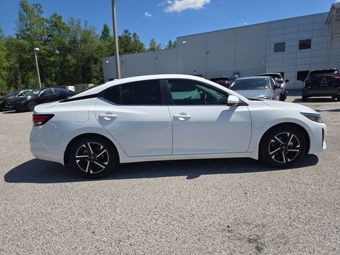 Certified 2025 Nissan Sentra SV image 9