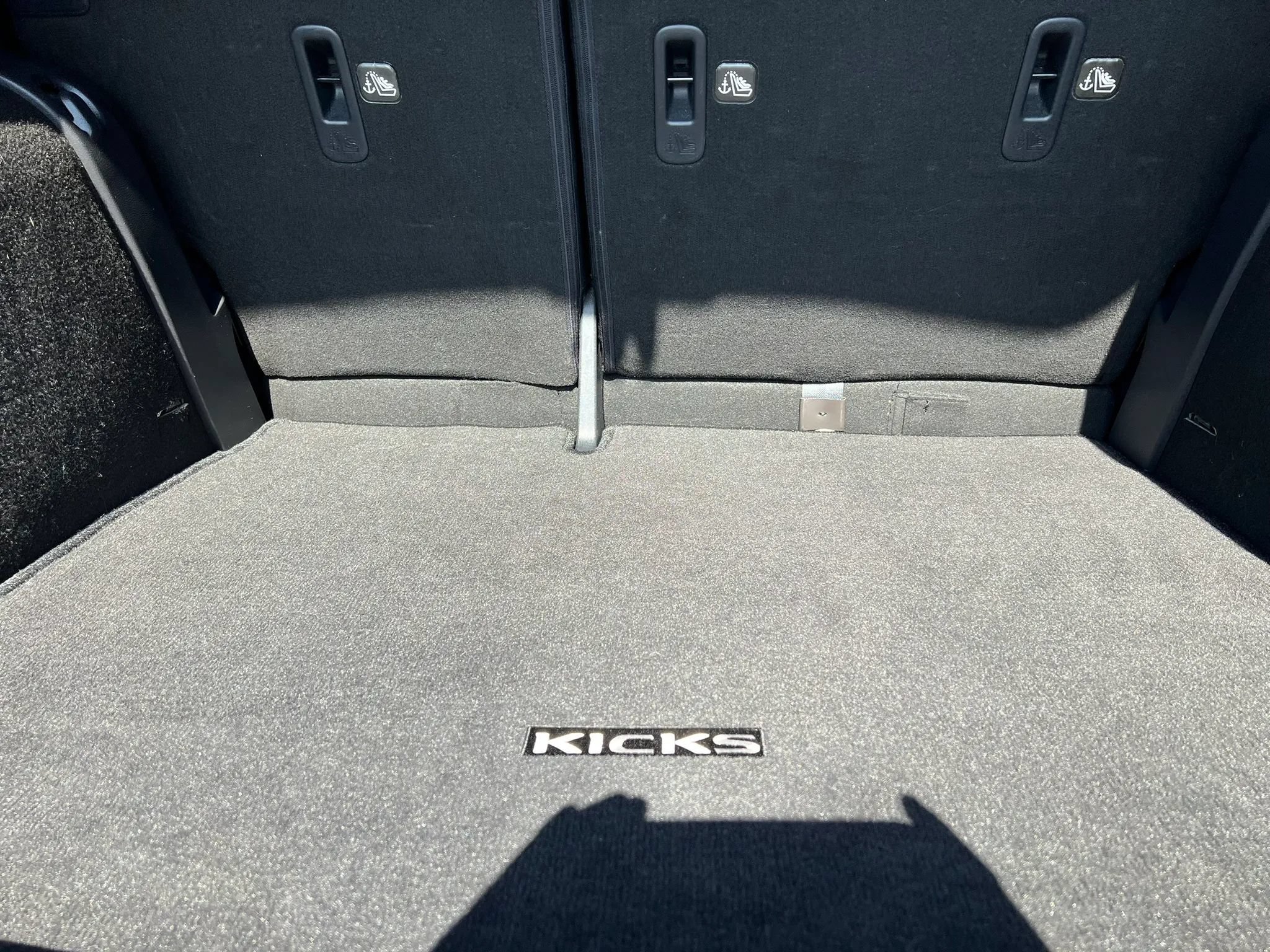 Used 2018 Nissan Kicks SR FWD image 21