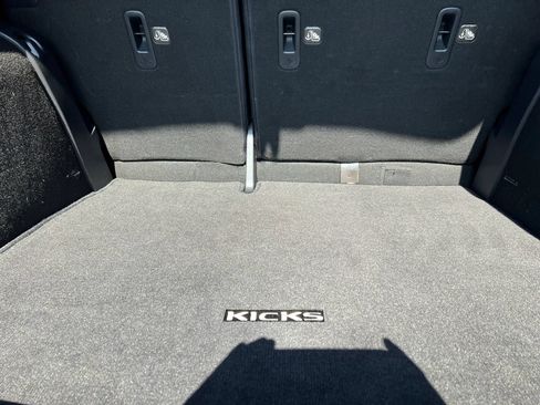Used 2018 Nissan Kicks SR FWD image 21