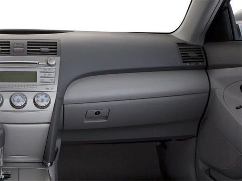 Used 2010 Toyota Camry XLE FWD image 12