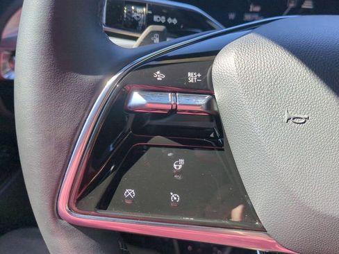 Certified 2024 Cadillac Lyriq Luxury image 25