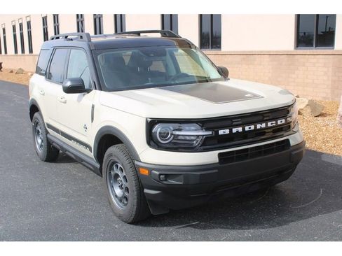 Used 2024 Ford Bronco Sport Outer Banks image 2